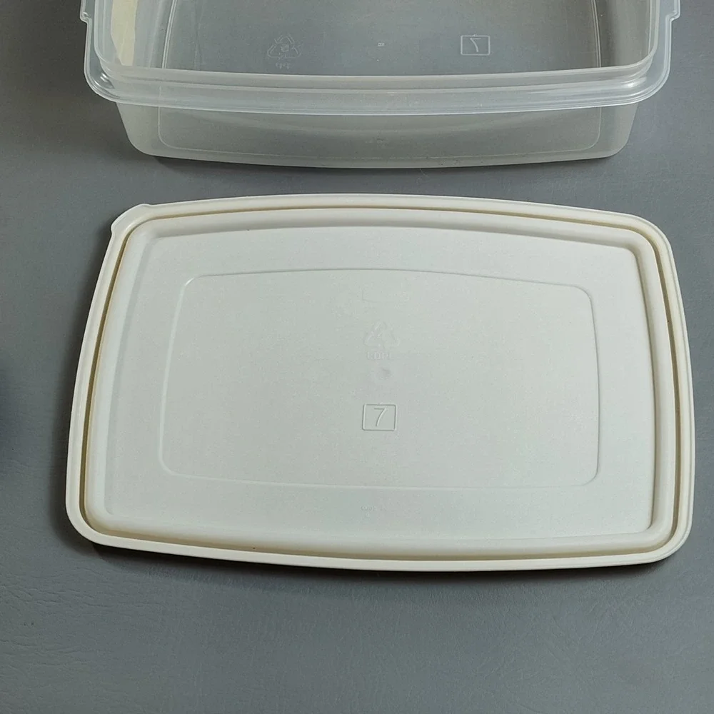 Rubbermaid Servin Saver Lot Of 3- (2) #10 12 Oz & #10 17 Cup Almond‎ Rectangle